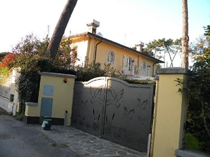 Casa con 5 locali in affitto in Forte Dei Marmi