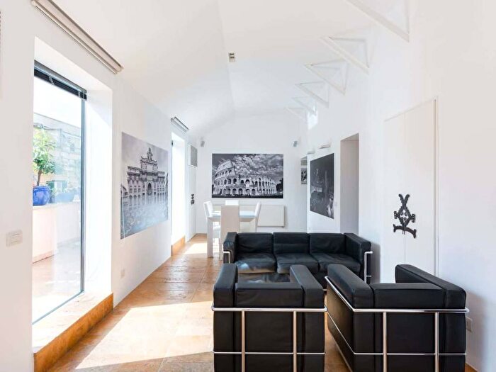 Appartamento quadrilocale in affitto in Via Baccina, Monti, Roma