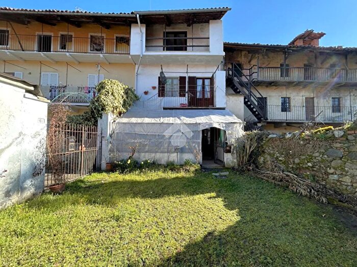 Casa con 5 locali in vendita in Vicolo Civino, Vialfre