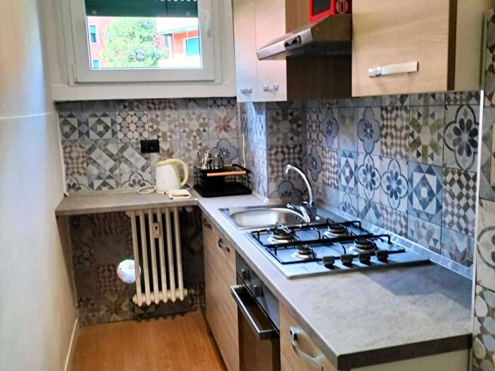 Appartamento trilocale in affitto in Via Lorenteggio, Giambellino, Milano