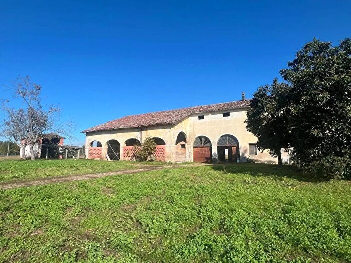 Casa con 10 locali in vendita in Via Montà, Padova
