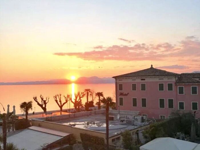 Casa bilocale in affitto in Piazza Catullo, Centro, Bardolino