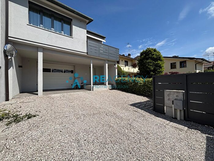 Casa con 6 locali in vendita in Via Roma, Altavilla Vicentina