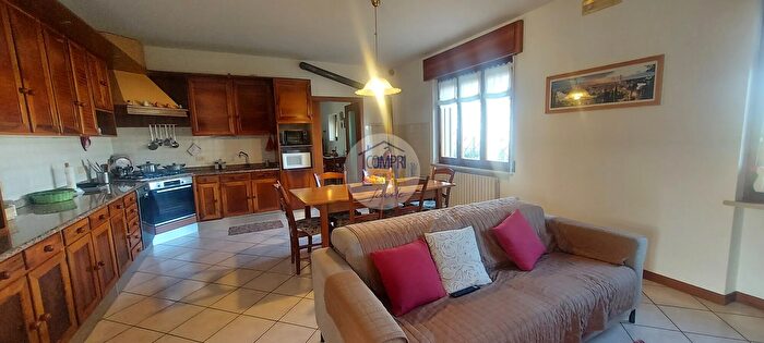 Appartamento con 5 locali in vendita in Via Deiolo b, Zevio