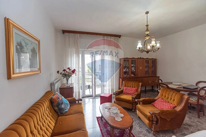 Appartamento quadrilocale in vendita in Via Clemente De Caesaris, Penne