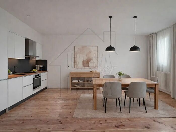 Appartamento trilocale in vendita in Via Schiavin Este, Este