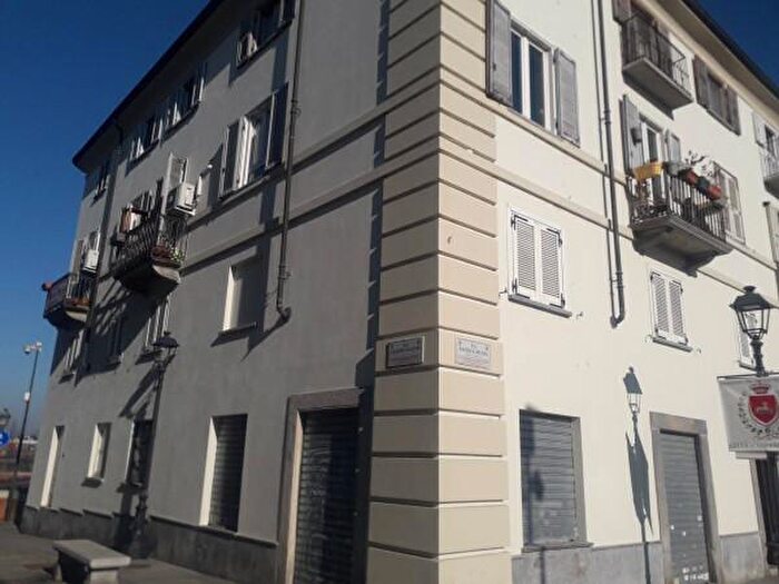 Appartamento trilocale in vendita in Via Andrea Mensa, Venaria Reale