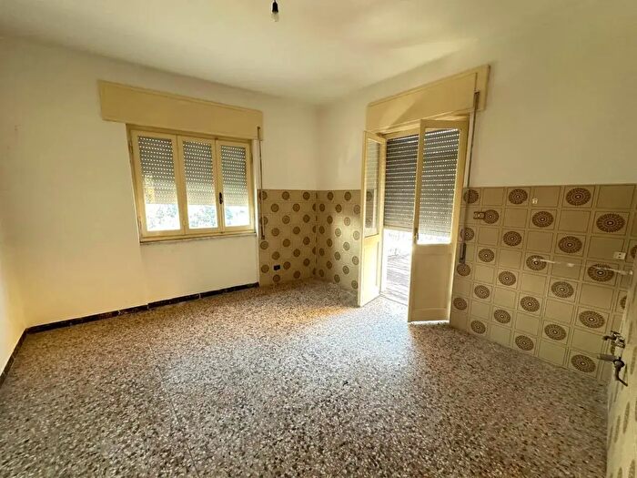 Casa con 6 locali in vendita in Ortonovo, Luni