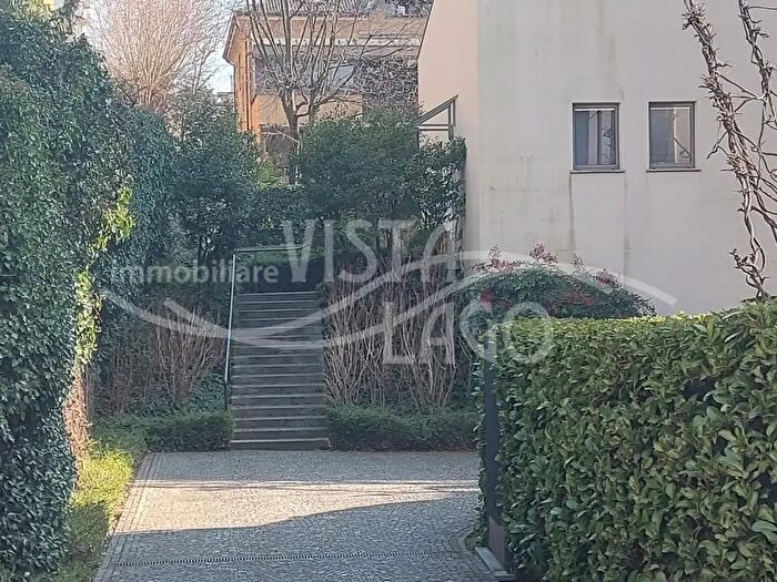 Appartamento con 10 locali in affitto in Via Martino Anzi, Como