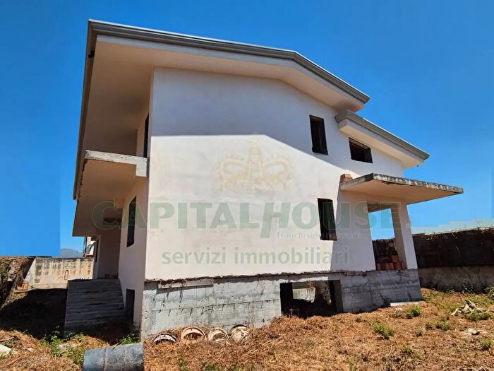 Casa quadrilocale in vendita in Portico Di Caserta