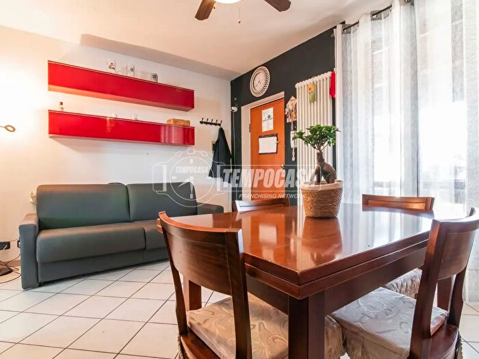 Appartamento bilocale in vendita in Via Monterubiano, Veniano