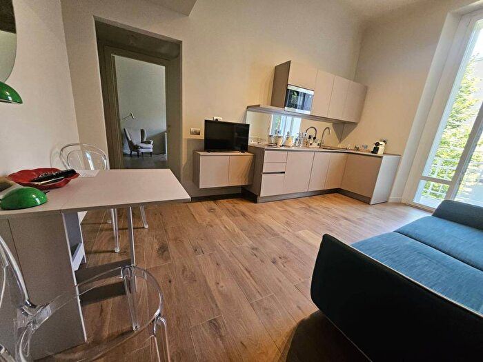 Appartamento bilocale in affitto in Via Costanza, Washington, Milano