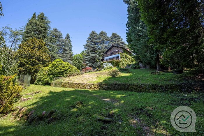 Casa con 15 locali in vendita in Via Chini, Valganna