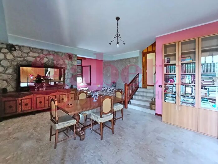 Casa con 5 locali in vendita in Via Selva San Lorenzo Snc, Faicchio