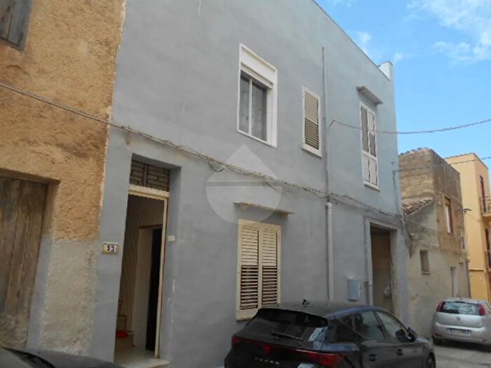 Casa con 6 locali in vendita in Castelvetrano
