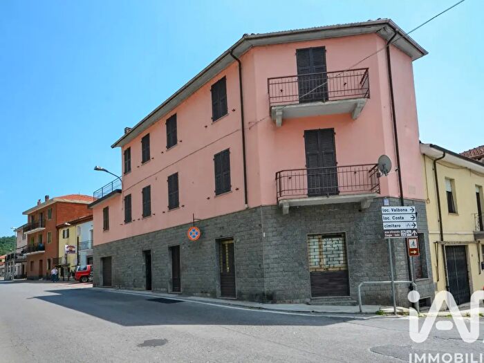 Casa con 8 locali in vendita in Via Valbormida, Cengio