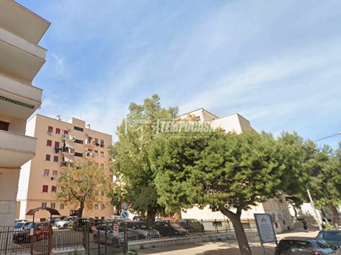 Appartamento trilocale in vendita in Via Alessandro Volta, Villa Comunale, Foggia
