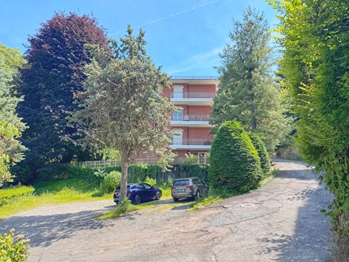 Appartamento con 8 locali in vendita in Strada Ponte Verde, Torino