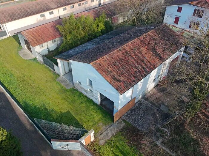 Casa trilocale in vendita in Mirandola