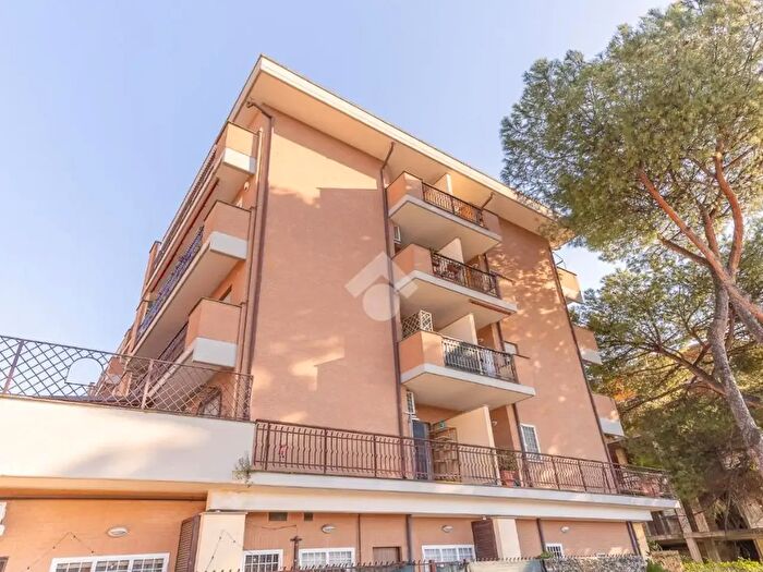 Appartamento trilocale in vendita in Via Giuseppe Gagliani Caputo, Roma