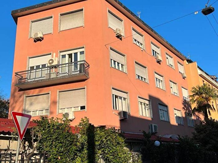 Casa con 5 locali in affitto in Via Moroni, Gambara, Milano