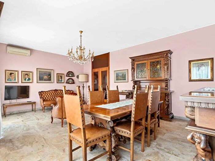 Appartamento quadrilocale in vendita in Giovanni Pastorelli, Milano