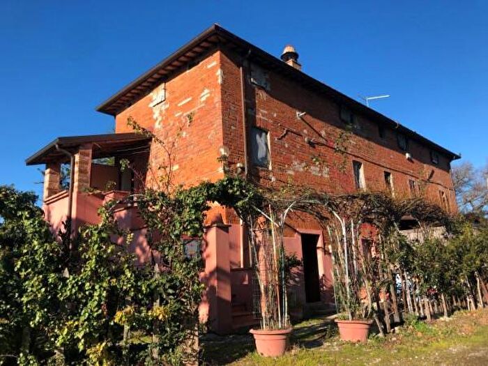 Casa con 5 locali in vendita in Castiglione Del Lago