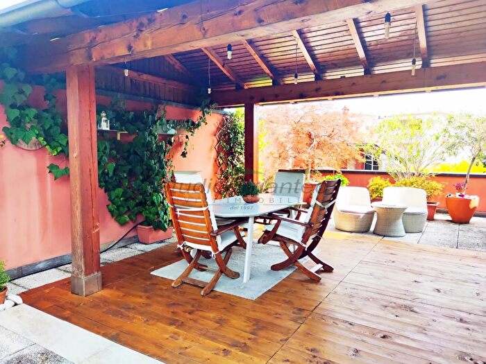 Appartamento con 5 locali in vendita in Via Cesare Correnti, Seregno