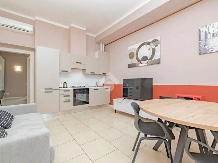 Appartamento bilocale in affitto in Via Garigliano, Milano