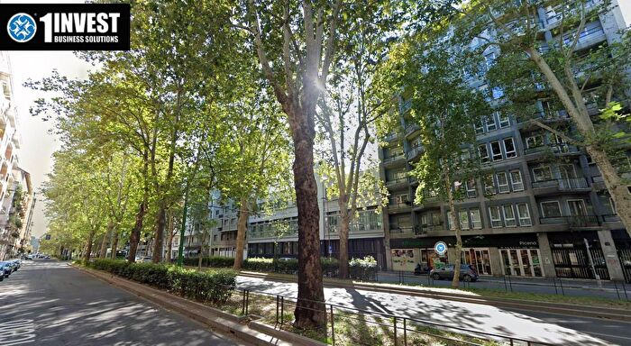 Appartamento quadrilocale in vendita in Viale Archimede, Milano
