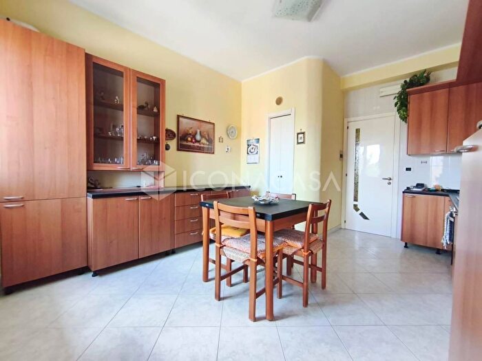 Appartamento trilocale in vendita in Via Giulio Cesare a Pal, San Severo