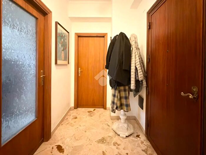 Appartamento trilocale in vendita in Via Petralia Sottana, Palermo