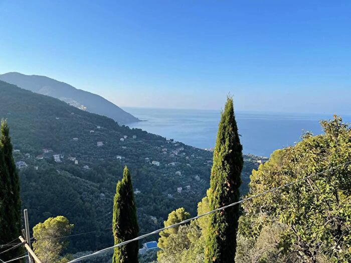 Casa trilocale in vendita in Via Pastene Recco, Recco