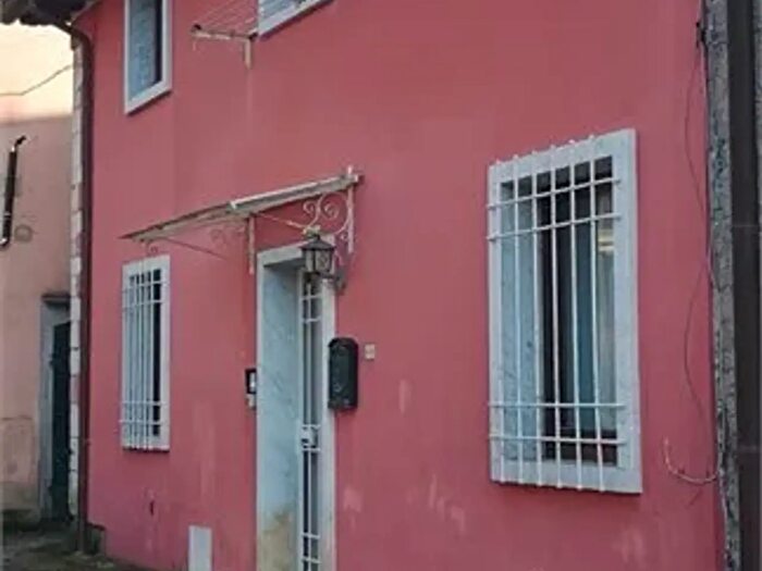 Casa trilocale in affitto in Carrara