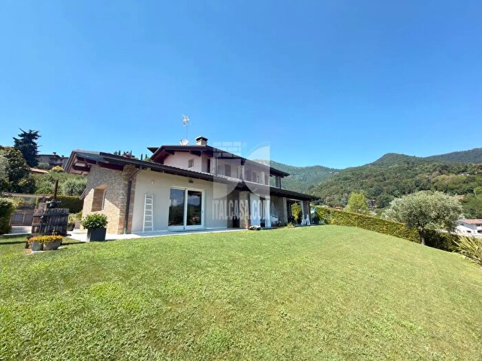 Casa con 10 locali in vendita in Costa Muratori, Cenate Sopra