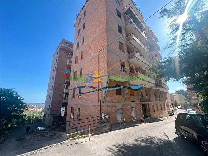 Appartamento con 5 locali in vendita in dei Martiri Lancianesi Chieti, Chieti