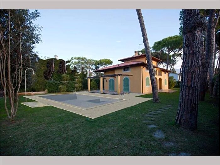 Casa in vendita in Forte Dei Marmi
