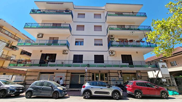 Appartamento con 5 locali in vendita in Via Boito, Caserta