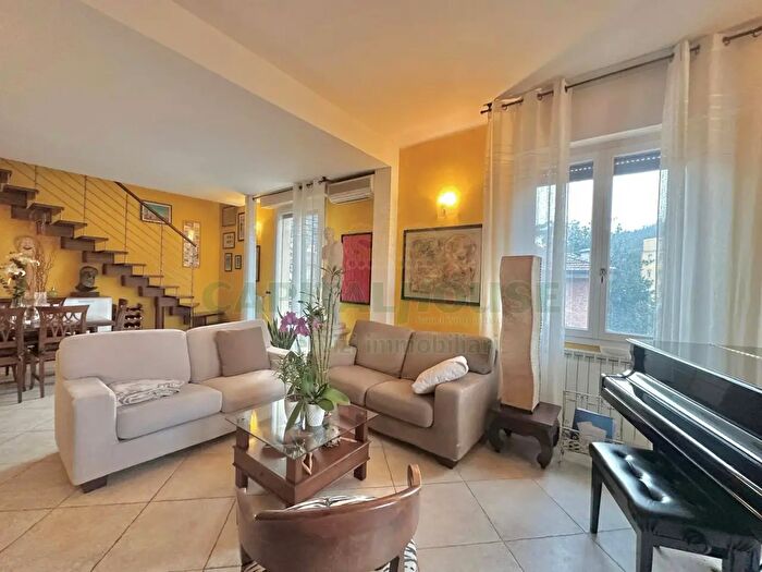 Appartamento quadrilocale in vendita in Via San Vittore, Bologna