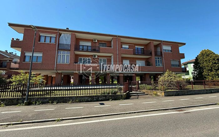 Appartamento bilocale in vendita in Strada Santo Spirito B, Asti