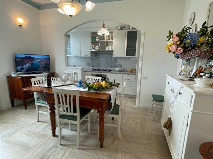 Appartamento trilocale in affitto in Centro, Certaldo