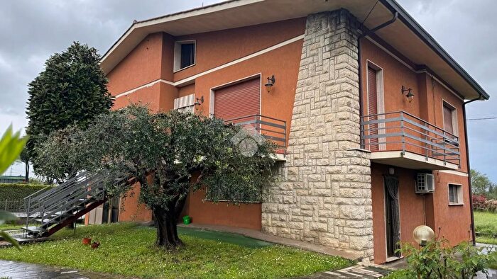 Casa con 5 locali in vendita in Via Livornese di Sotto, Chiesina Uzzanese