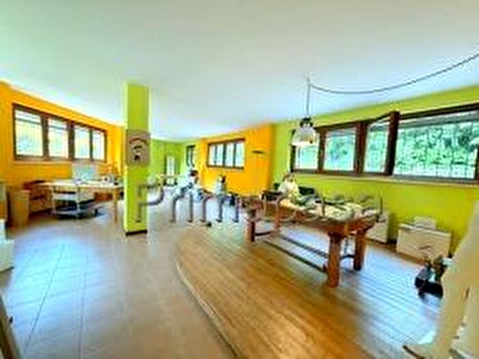 Appartamento quadrilocale in vendita in Via Albere, Verona