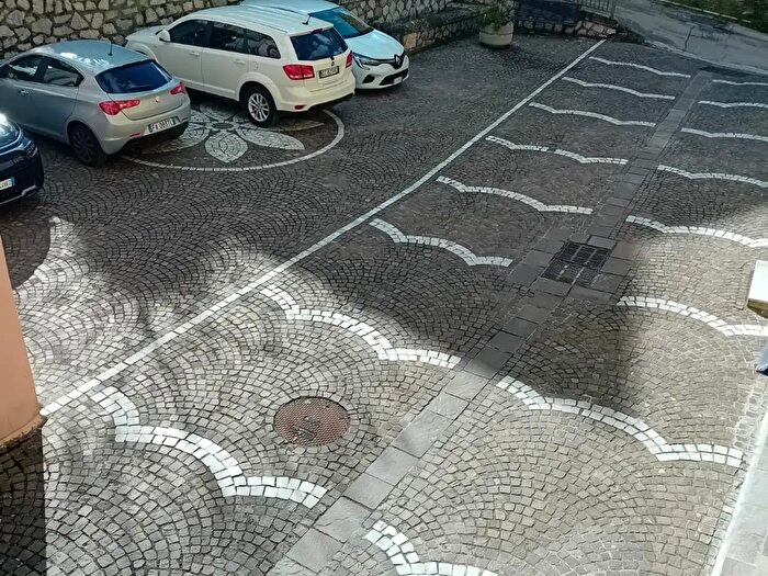 Casa con 6 locali in vendita in Via Calvario, Tito