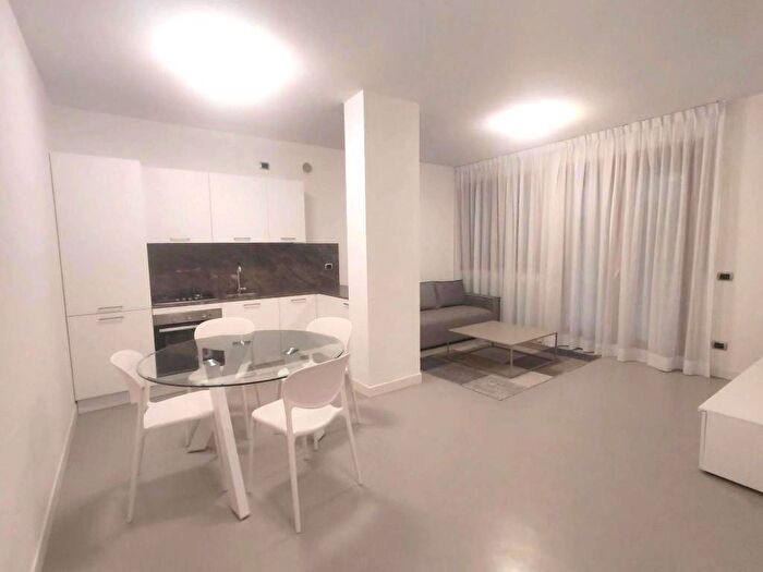 Appartamento trilocale in affitto in Via Goffredo Mameli, Borgo Trento, Verona