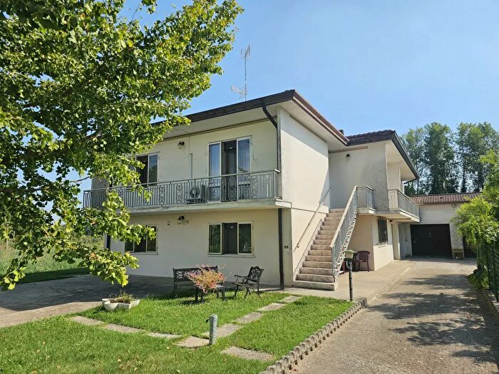 Casa con 5 locali in vendita in Via Este, Masi