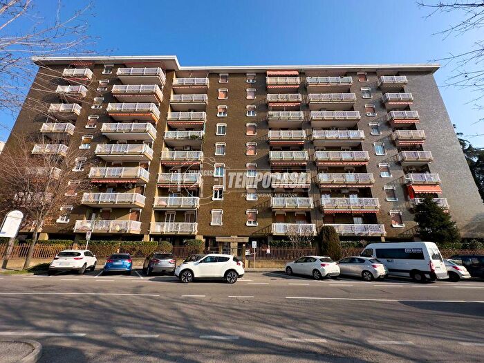 Appartamento trilocale in vendita in Via Cesare Battisti, Paderno Dugnano