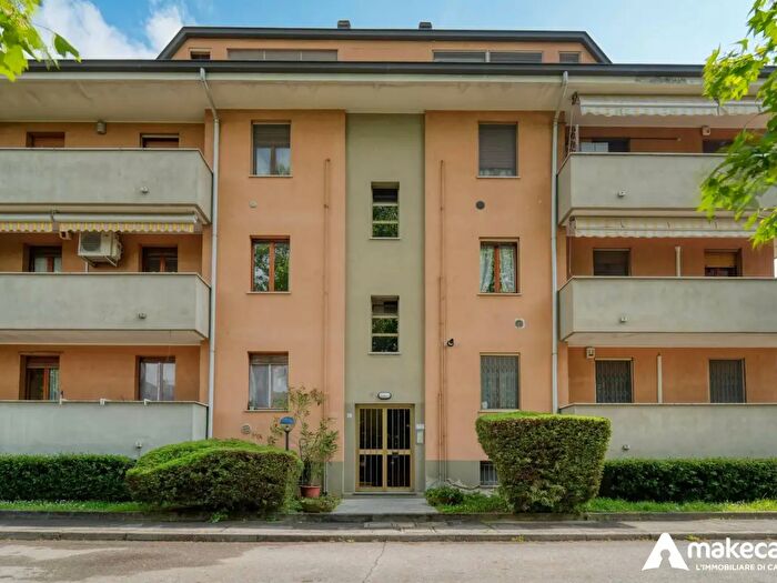 Appartamento quadrilocale in vendita in Via SantAngelo, Cerro Al Lambro