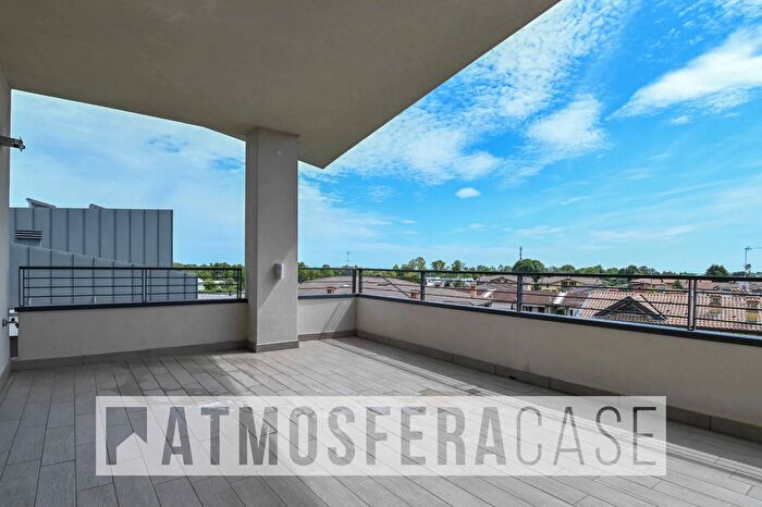 Appartamento con 5 locali in vendita in Via Giuseppe Garibaldi, Seriate