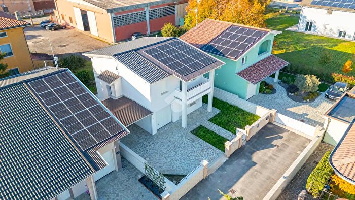 Casa quadrilocale in vendita in Via Enrico Fermi, Casalmaggiore